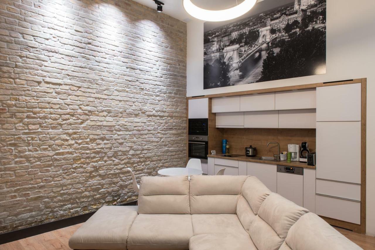 New Loft Style Appartman In The Heart Of The City บูดาเปสต์ ภายนอก รูปภาพ